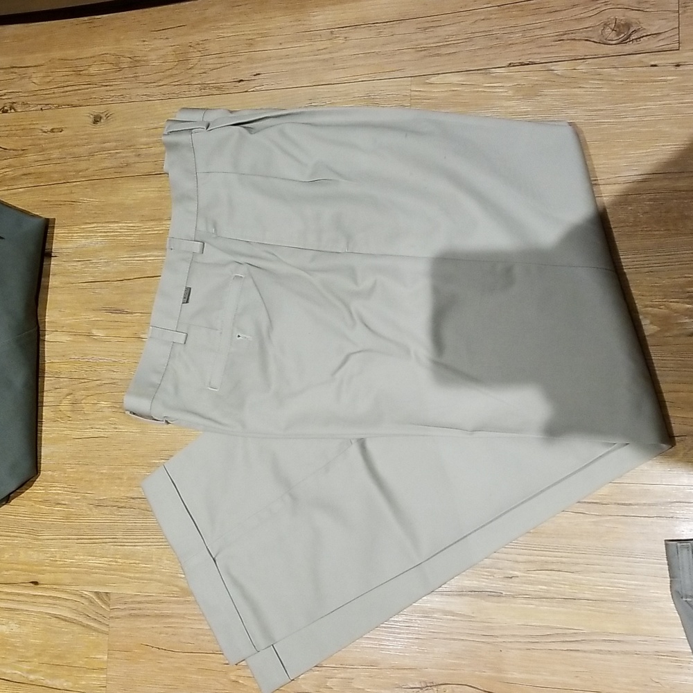 IZOD Khaki colored cuffed pants like new sz 36x34